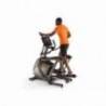 Bicicleta eliptica MATRIX E30 XIR, max 147 Kg, Volanta 10.5 Kg, 11 programe antrenament