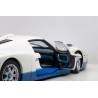 Macheta auto MASERATI MC12 Road Presentation Car (2004) 1:18 alb-albastru AutoArt