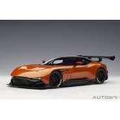 Macheta auto ASTON MARTIN Vulcan (2015) 1:18 orange-negru AutoArt