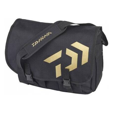 GEANTA UMAR DAIWA TAILLE M BLACK/GOLD 33X45X17CM