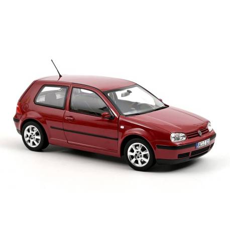 Macheta auto VOLKSWAGEN Golf 4 (2002) 1:18 rosu